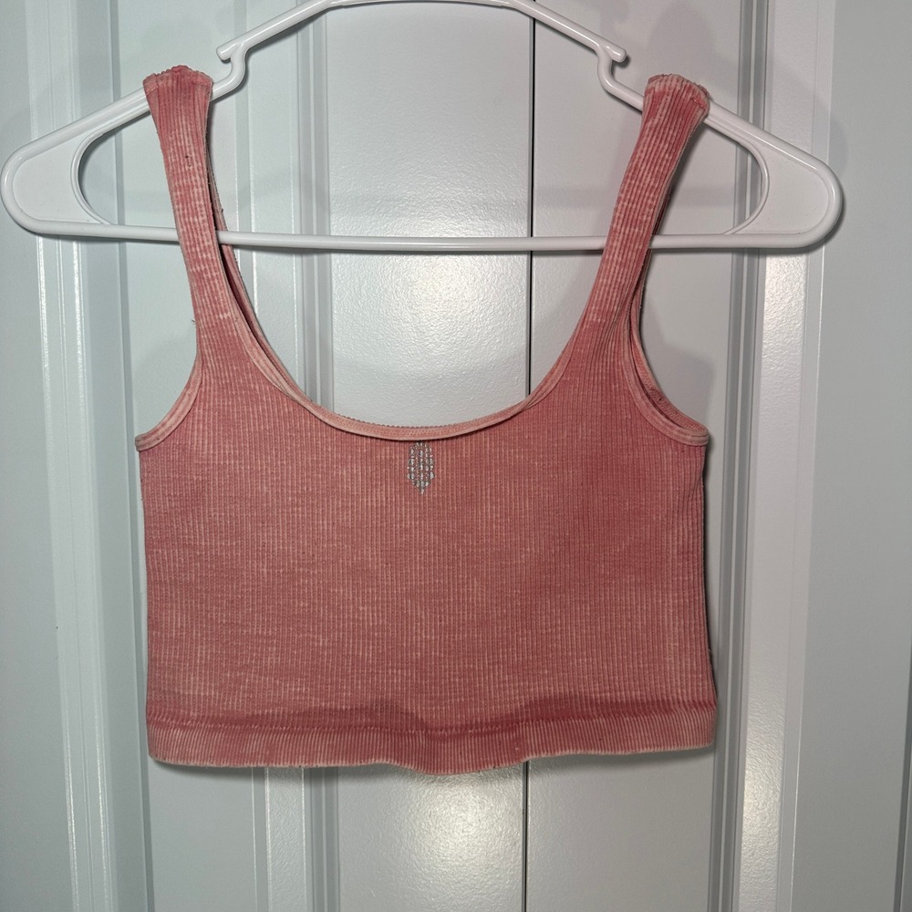 Free People Movement Happiness Runs Square Neck Crop Womens S/M Pink Acid Wash - Picture 2 of 2